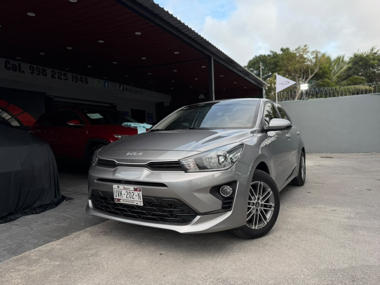 Foto 1 de 10 — 2023 Kia Rio